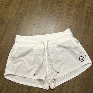 Vuori Women’s Seabreeze Shorts
Worn one time!